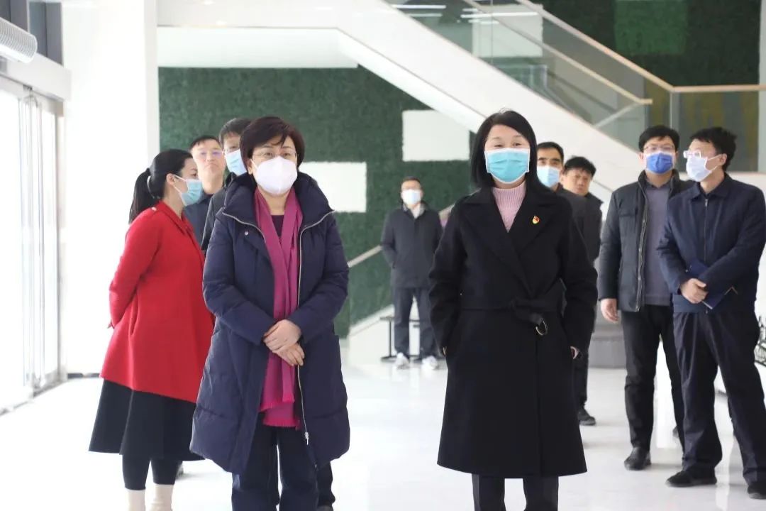 河南省科技廳黨組書記、廳長陳向平銀金達調(diào)研