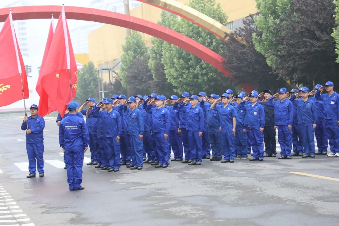 衛(wèi)輝市第一支企業(yè)民兵連成立！